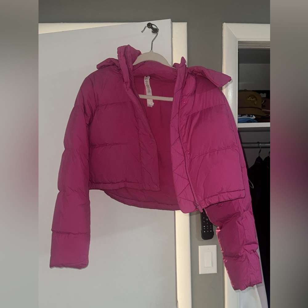 Lulu lemon super cropped puffer jacket size 4